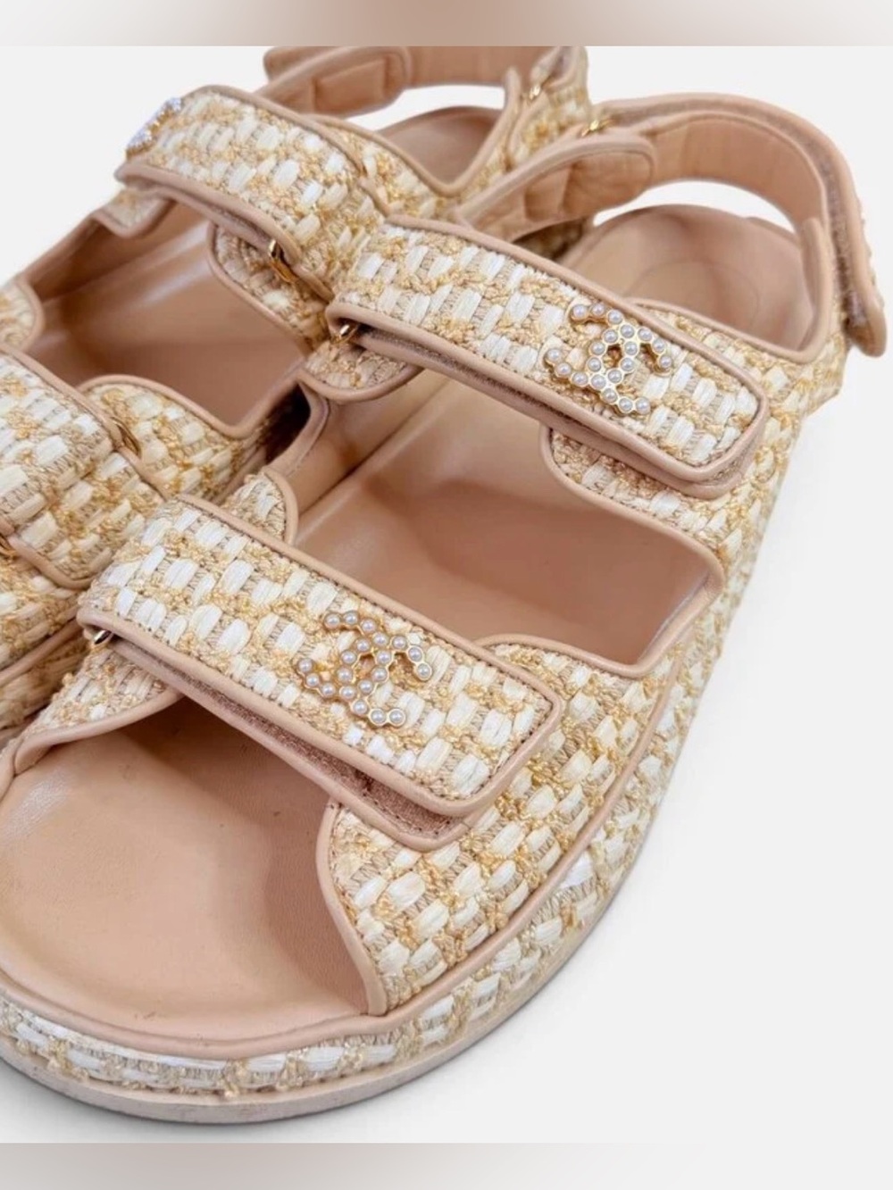 CHANEL sz EU42 raffia Dad Sandals in beige with pearl CC adornment (gently worn) - Picture 3 of 9